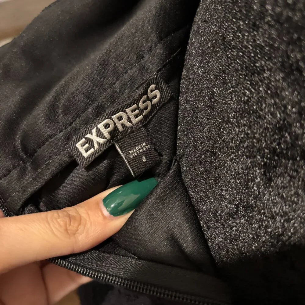 EXPRESS | Black Lace Pencil Skirt | Size 4 - Picture 7 of 8